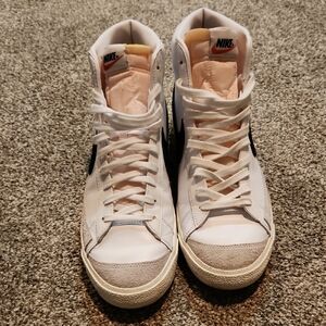 Nike Blazer Sneakers